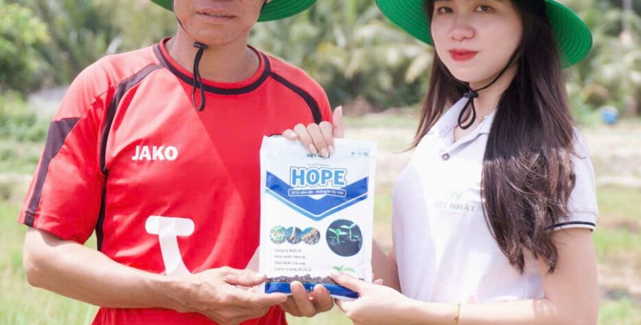 Chúng tôi chuyên sâu trong việc cung cấp các chế phẩm đặc trị, Nano và Amino cao cấp, giúp cây trồng phát triển đồng đều, tăng đậu quả, lớn trái, chắc hạt và cải thiện hương vị nông sản theo tiêu chuẩn chất lượng cao.