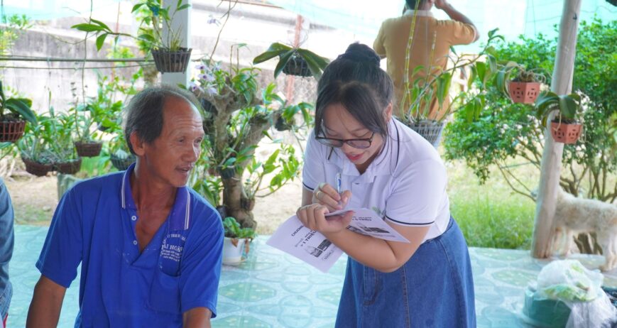 Organic farms avoid toxic inputs, improve soil health, grow clean, sustainable food that supports nature.