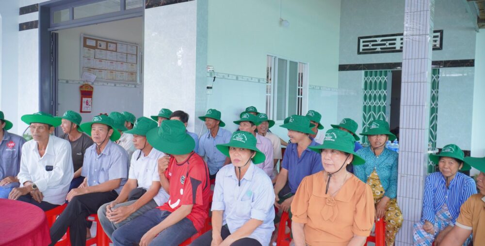 Organic farms avoid toxic inputs, improve soil health, grow clean, sustainable food that supports nature.