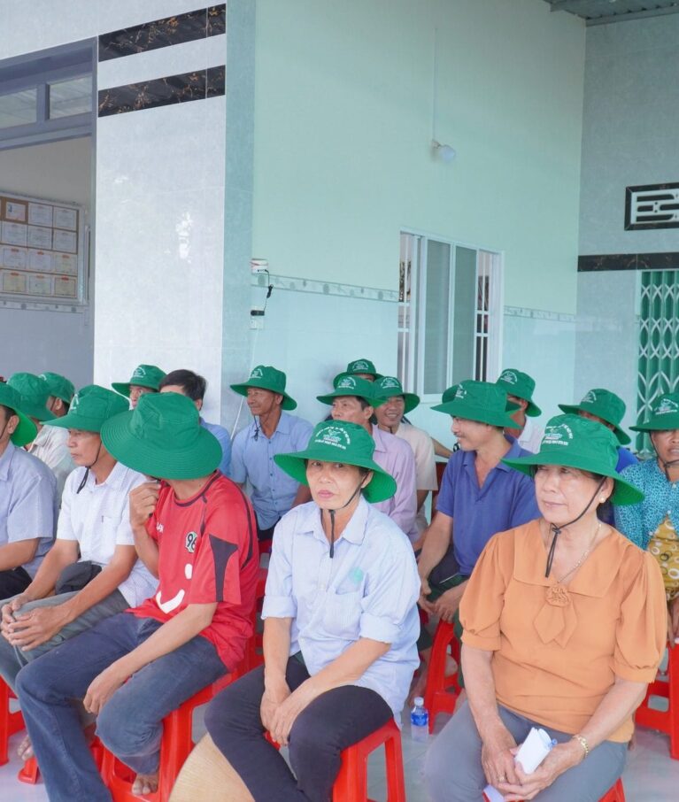 Organic farms avoid toxic inputs, improve soil health, grow clean, sustainable food that supports nature.