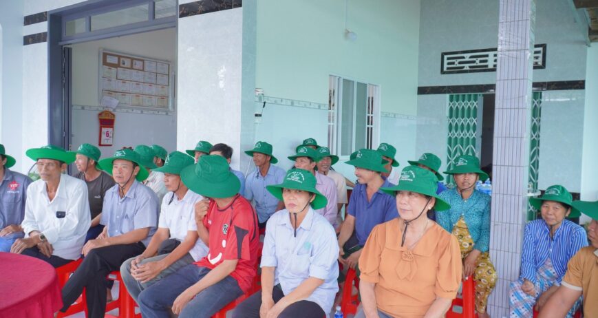 Organic farms avoid toxic inputs, improve soil health, grow clean, sustainable food that supports nature.